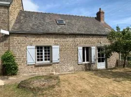 Renovated French Country Bungalow for Two - A Home for Your Next Holiday