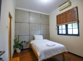Dhome by Riana