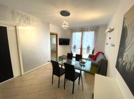 Easy Access to Venice Apartment，位于马尔孔的酒店
