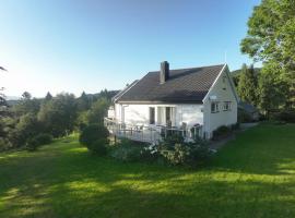 Et helt hus i fredelige omgivelser med utsikt! ca 10 min fra Trondheim sentrum，位于特隆赫姆的别墅