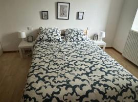 Maison 110 m2 - 3 chambres - 7 couchages - 5 min Dole，位于Champvans的酒店