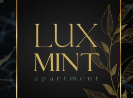 Lux Mint Apartment - A modern Luxury place with Sea View，位于埃帕诺米的酒店