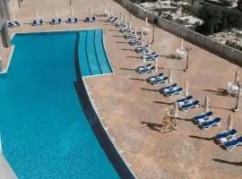 Luxury Corniche Residence 2 BHK pool gym wifi sea front