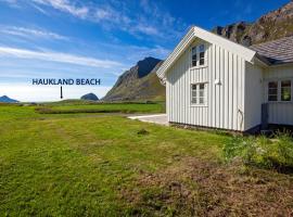 Arctic Waves Cottage, Haukland，位于莱克内斯的酒店