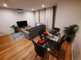 ZMITH Apartment - BROOKE, Near AIS, GIO Stadium, UC, & Nth - Canberra Hospital