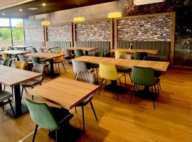 克雷科酒店，位于奥古林的带按摩浴缸的酒店