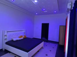 Complexe CHB, Chambre d'Hôtel & Repos，位于Abomey-Calavi的酒店