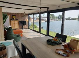 Lakeside Wevelgem，位于韦弗尔海姆的酒店