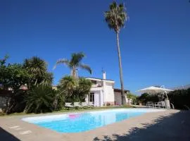 Edri beach house - Villa con piscina