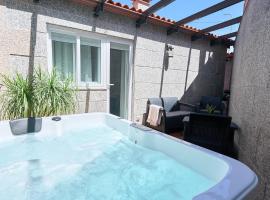 Apartamento SanMartiño con jacuzzi，位于图伊的酒店