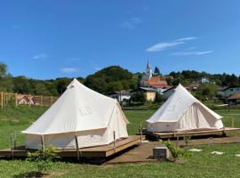 Bee Happy Farmstay，位于Podlehnik的露营地