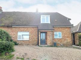 Tranquil Clyffe Cottage，位于Cliffe Pypard的酒店