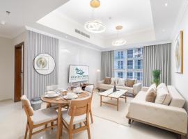 Heaven Crest Vacation Homes Downtown - Studio and 1 Bedroom Suites 2 minute walk to Dubai Mall and Burj Khalifa，位于迪拜的酒店
