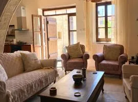 Levanda House - Traditional House