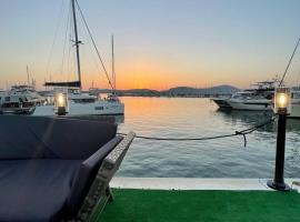 Hoceanika Houseboat Alghero，位于阿尔盖罗的酒店