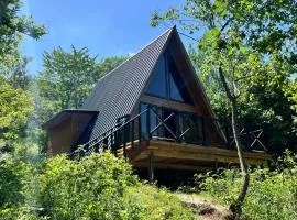 Villa Hideaway - Secluded A-Frame Stay