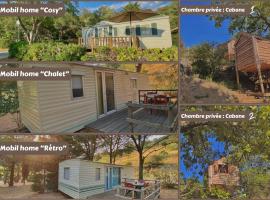 Camping Caramany, Lac à proximité - Cabanes perchées - Mobil-homes - Emplacements nus pour camping-cars, tentes, caravanes，位于Caramany的酒店