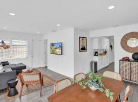 Spacious Fort Lauderdale Bungalow 10mins Airport & Beach Near Miami