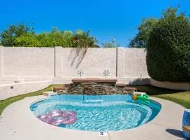 Chic Desert Retreat - Lush Spa Pool - Mini Golf