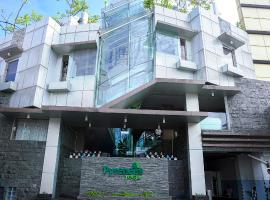 PYRENEES Malioboro Hotel，位于日惹Gedongtengen的酒店