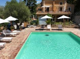 Villa con Piscina Privata a 2 kilometri da Tropea，位于Gasponi的度假屋