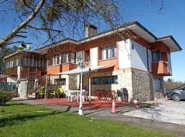 Casa con Jardín, Barbacoa, Parking a la entrada de Gijón