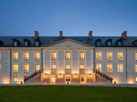 Dolce by Wyndham Versailles - Domaine du Montcel，位于茹伊昂若萨的酒店