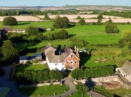 奥弗敦庄园住宿加早餐酒店，位于史云顿的酒店