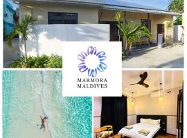 Marmora Maldives-All-inclusive guesthouse with an excursion everyday，位于呼拉的酒店