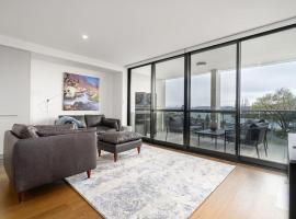 Kingston Foreshore Apt - Hosted by Canstay