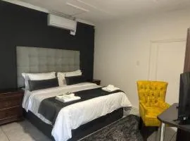 Room in Guest room - Busa House Self-Catering guest house Caravan Park