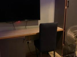 Thilda Hotel and Suites Ikotun，位于拉各斯的酒店