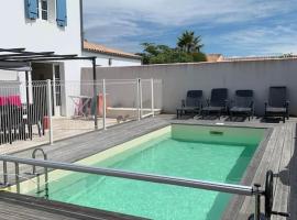 Grande maison de vacances r&eacute;cente，位于奥雷龙圣但尼的带泳池的酒店