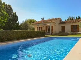 Gorgeous Home In Tarascon With Wifi