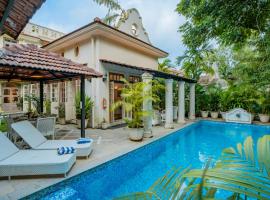 ELIVAAS 3 BHK with Pvt Pool in Assagao -Montforte Ayada，位于阿斯高的带按摩浴缸的酒店