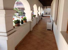 Feh&eacute;r Galamb Vend&eacute;gh&aacute;z，位于Tolmacs的带热水浴缸的酒店