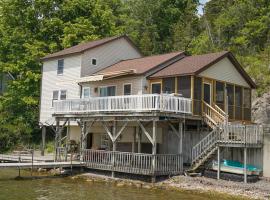 Sunset Paradise Cottage，位于Aurora的酒店