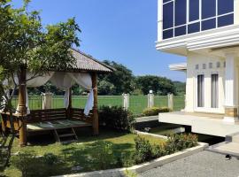 Villa wanacosta，位于Taringgultonggok的酒店