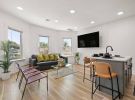 NYC Access 4BR Duplex Sleeps 10, Free Parking，位于Fair Lawn的酒店