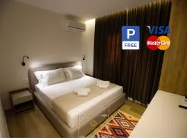 HM Boutique Hotel，位于克鲁亚地拉那特蕾莎修女国际机场 - TIA附近的酒店