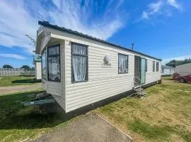 Homely 8 Berth Caravan At Highfield Grange In Essex Ref 26445Ba