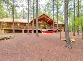 Pinetop-Lakeside Cabin with Fireplace and Grill!