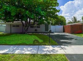 Cozy 2 Bed Home in Fort Lauderdale Sleeps 4，位于劳德代尔堡的酒店