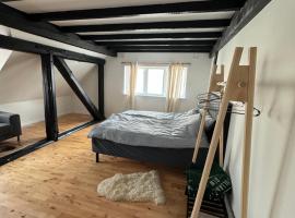 Hyggelig lejlighed nær Espergærde strand，位于Espergærde的酒店