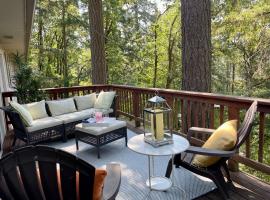 Forest Gallery- Mid-Century Modern With City Views，位于尤金的酒店