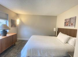 High Pont Resort，位于Quathiaski Cove的带停车场的酒店