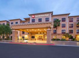 Best Western Plus Chandler Hotel & Suites，位于钱德勒的酒店