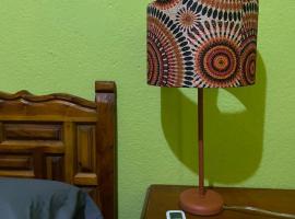 Casa cerca del Aeropuerto，位于蒙特雷的酒店