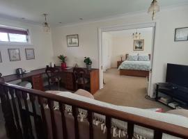 Blackburn Lake Bed and Breakfast，位于Blackburn的酒店