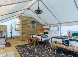 Timberline Glamping Orange Beach，位于格尔夫海岸的酒店